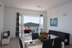 Apartments Villa Ari - Superior Three Bedroom Apartment with Balcony and Sea View First Floor